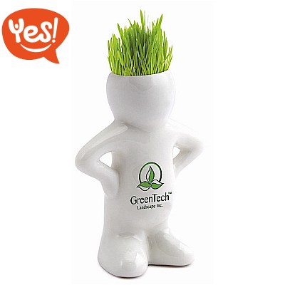 Omino in ceramica con piantina