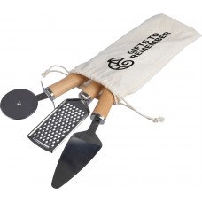Set utensili da cucina con grattugia e tagliapizza