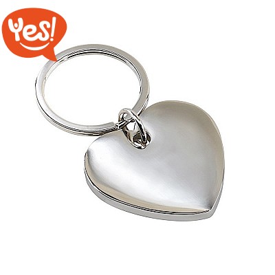 Portachiavi in acciaio a forma di cuore