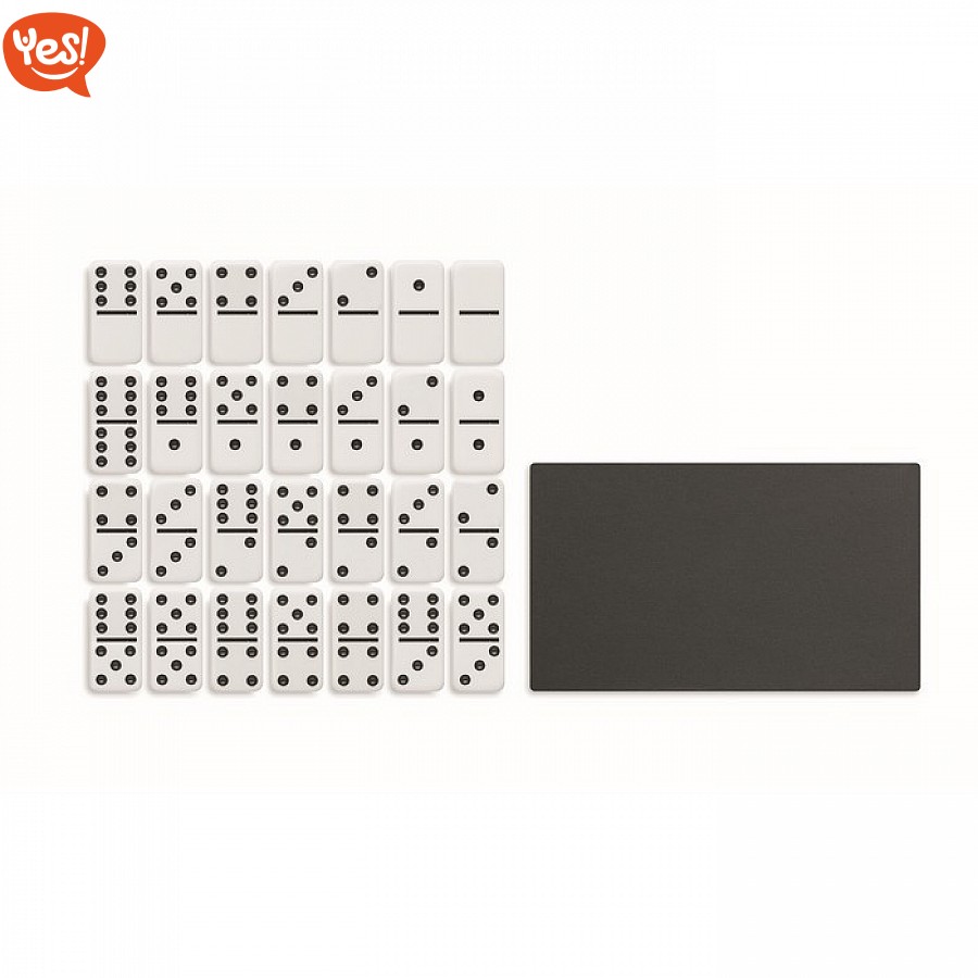 Tessere Del Domino in Una Scatola Di Legno. Isolato Su Sfondo Bianco