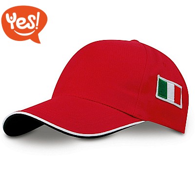 Cappellino con bandiera italiana